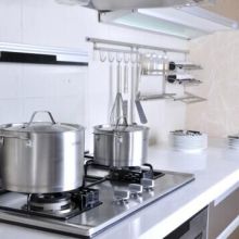 佛山市三水大橋五金制品廠 專業(yè)五金加工與化妝品批發(fā)服務