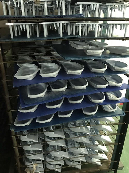 東莞市塘廈志華塑膠五金制品廠動態(tài) 聚焦化妝品批發(fā)業(yè)務的新機遇